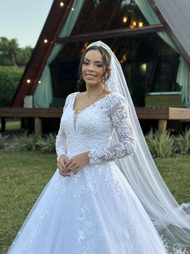 Vestido de Noiva Princesa com Mangas Longas (652)