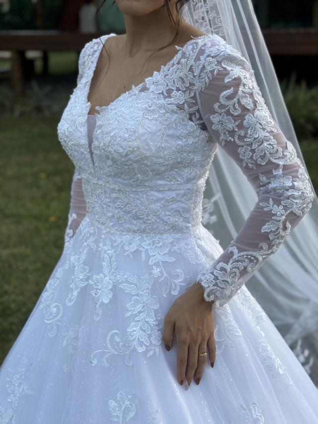 Vestido de Noiva Princesa com Mangas Longas (652)
