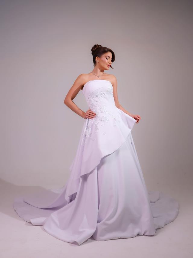 Vestido de Noiva Princesa Tomara que Caia com Saia Assimétrica (299)