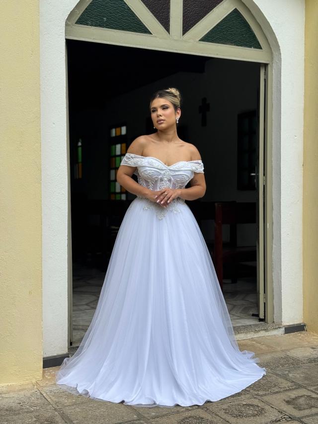 Vestido de Noiva Ombro a Ombro com Corpete em Tule Bordado (252)